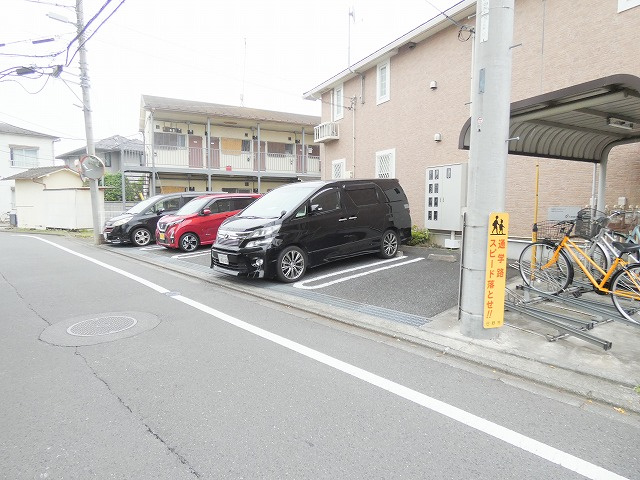 サンセールの駐車場