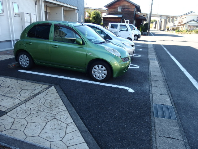 モデッサ２４Wハウス郷前の駐車場