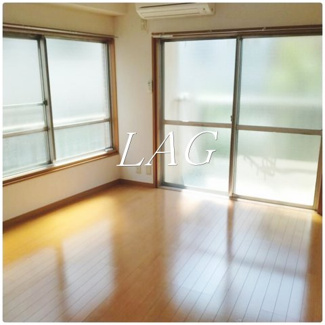【居間・リビング】 | シャルマン鷺宮 | 洋室のお部屋です。