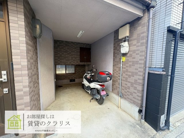 グランハイマーク桂川Ⅱの駐車場
