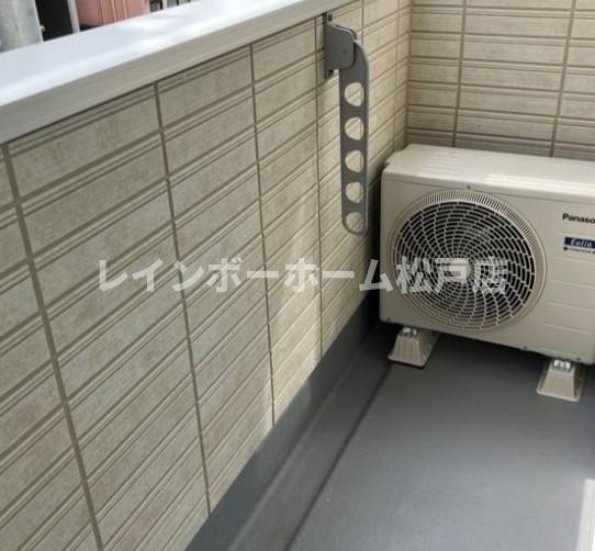 YR新松戸特典：仲介手数料が無料です!!のバルコニー|落ち着いた時間を過ごせるバルコニーです