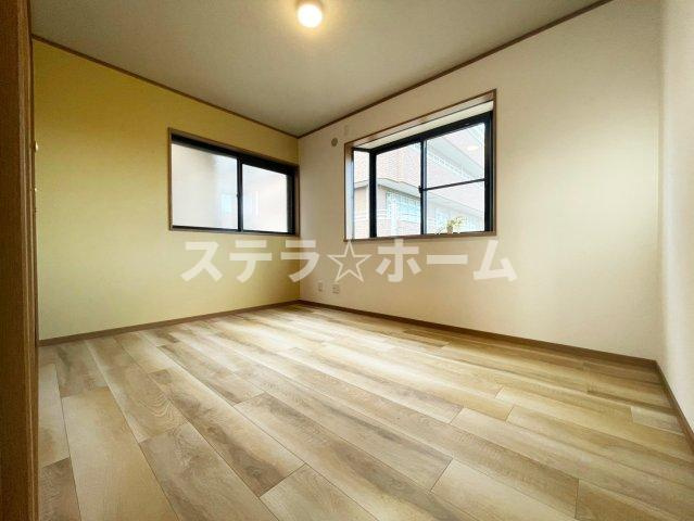 穂積1 中古戸建の洋室|明るい洋室です