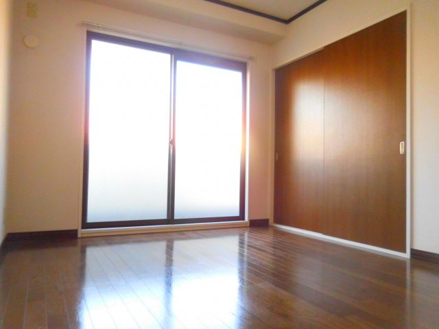 サンローゼMIYATAの洋室