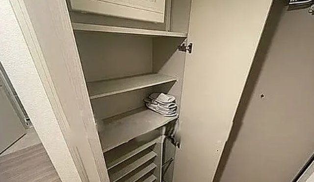 ミルーナヒルズ南千住の玄関