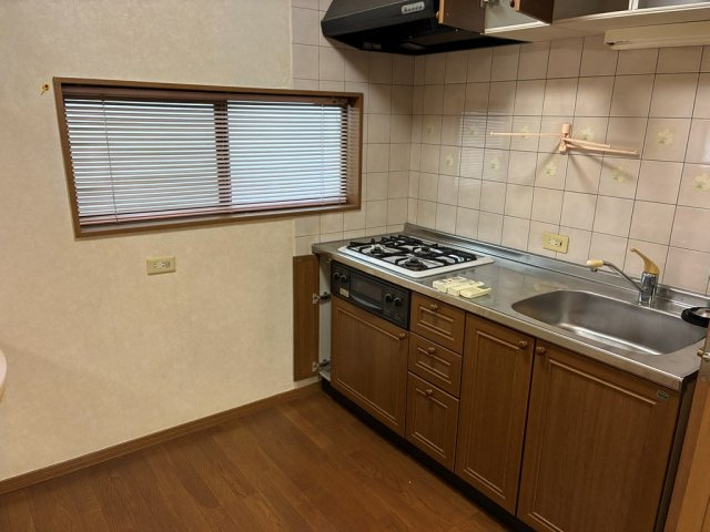 大津市島の関中古住宅のキッチン|2Fキッチン