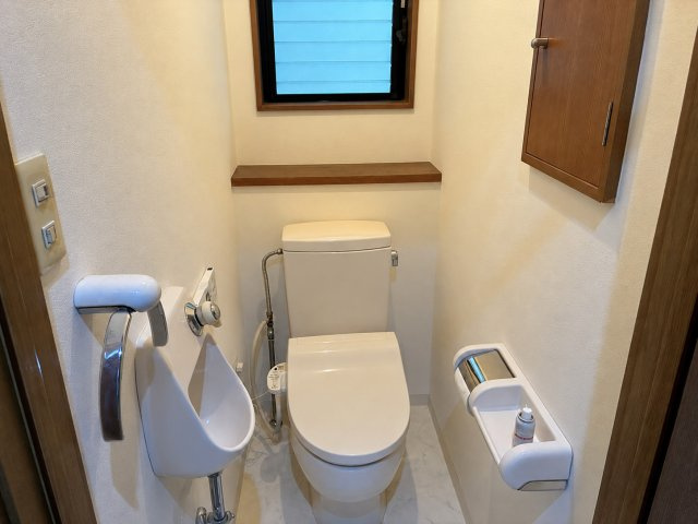 大津市島の関中古住宅のトイレ