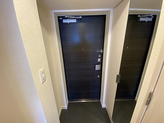 プレサンス神戸キュリオの玄関