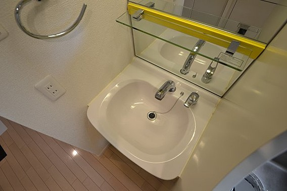プレサンス三宮東アルバーナの洗面所