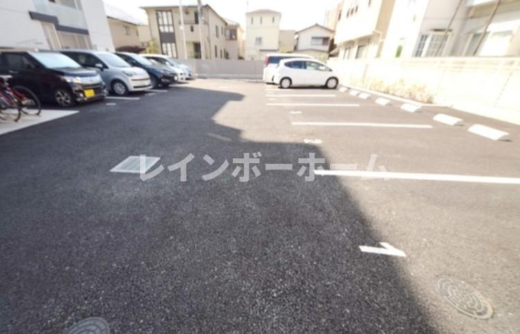 ENSEMBLEの駐車場