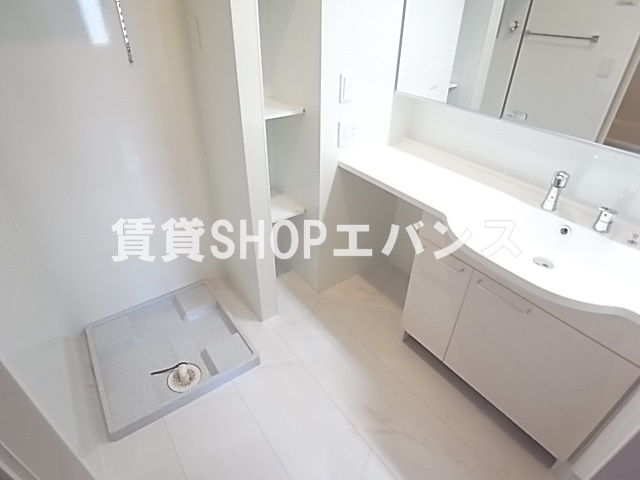 【洗面所】 | 薬円台壱番館C | 広い洗面スペース