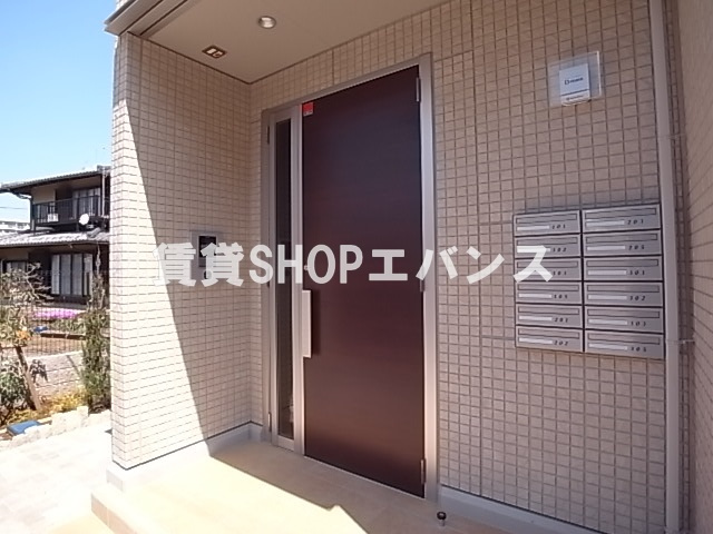 【エントランス】 | 薬円台壱番館C | ゆとりのあるエントランスです
