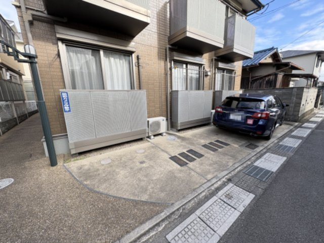 グレースフル長岡京の駐車場