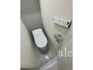 新宿区北新宿２丁目の賃貸マンションのトイレ