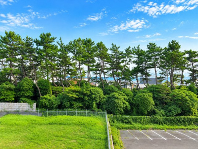 【展望】 | ニューイースト湘南茅ヶ崎 | ◆木々の隙間からきらめく海を望む住環境！