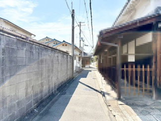 【前面道路含む現地写真】 | 阪堺電気軌道阪堺線「石津北」駅まで徒歩１１分！毎日の通勤や通学に便利です♪