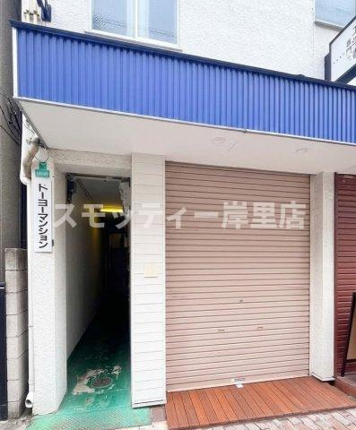 トーヨーマンションのエントランス
