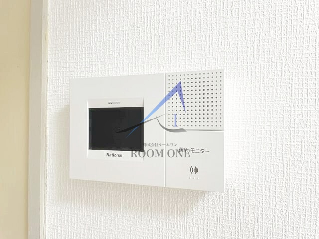 レオパレス千川のセキュリティ|モニター付きインターホンです。