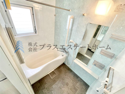 【浴室】 | 須磨一ノ谷グリーンハイツF棟 | 窓付きの浴室は採光、換気、開放感の向上などの多くのメリットがあります♪