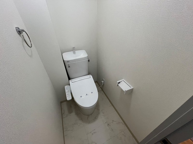 芦屋市大東町の賃貸マンションのトイレ