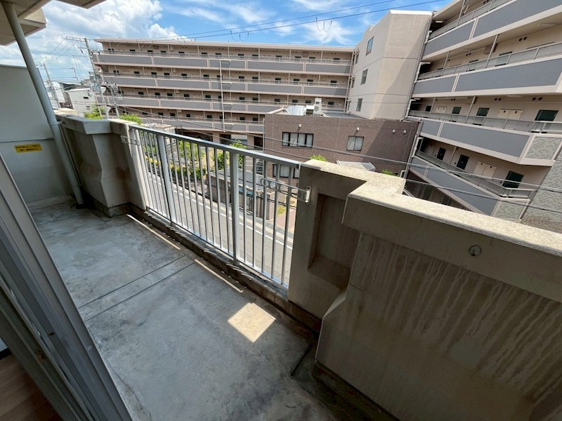 芦屋市大東町の賃貸マンションのバルコニー
