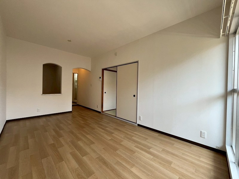 芦屋市大東町の賃貸マンションの居間・リビング