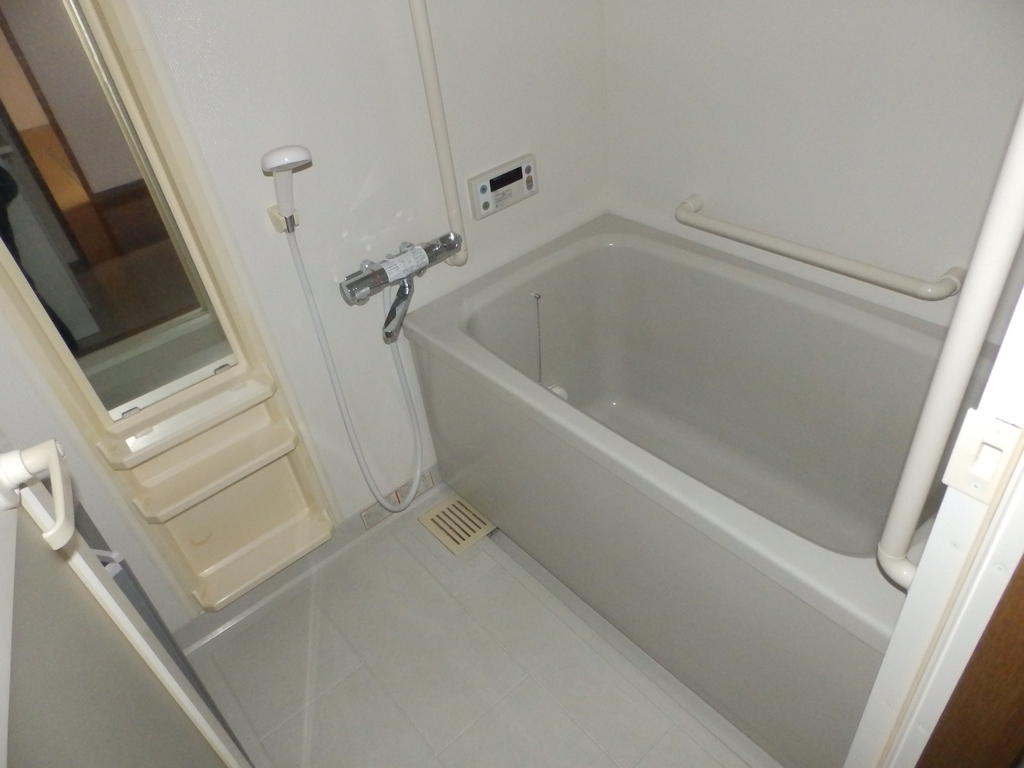神戸市灘区篠原南町３丁目の賃貸マンションの浴室