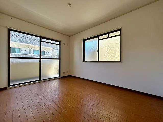 神戸市東灘区深江南町２丁目の賃貸マンションの居間・リビング