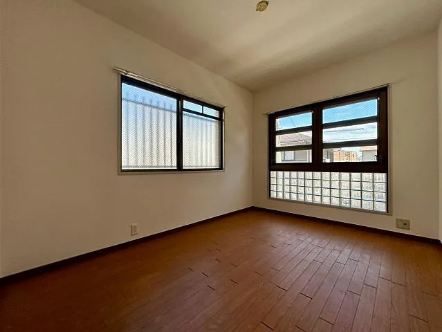 神戸市東灘区深江南町２丁目の賃貸マンションの居間・リビング