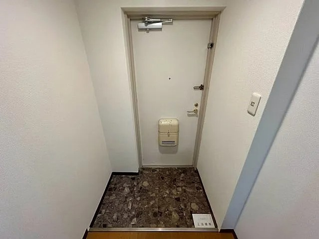 神戸市東灘区深江南町２丁目の賃貸マンションの玄関