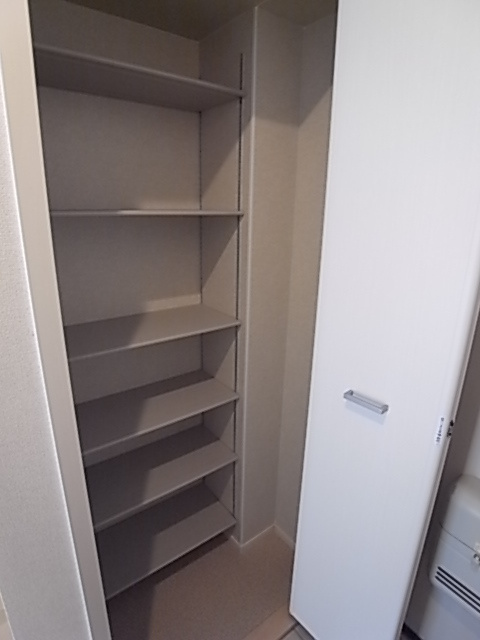 芦屋市東芦屋町のアパートの収納