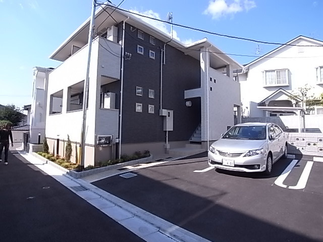 芦屋市東芦屋町のアパートの外観