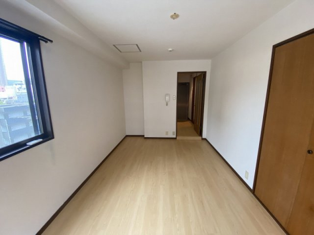 神戸市中央区下山手通２丁目の賃貸マンションの居間・リビング