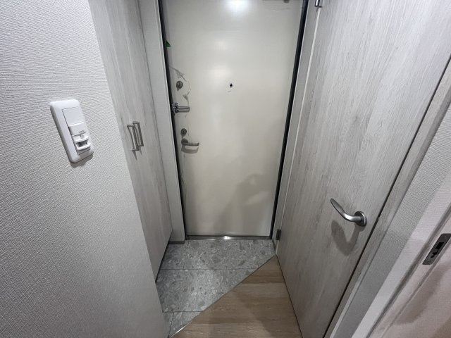 神戸市中央区元町通３丁目の賃貸マンションの玄関