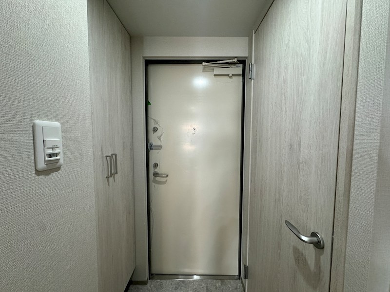 神戸市中央区元町通３丁目の賃貸マンションの玄関
