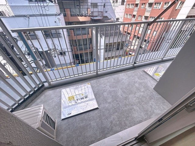 神戸市中央区元町通３丁目の賃貸マンションのバルコニー