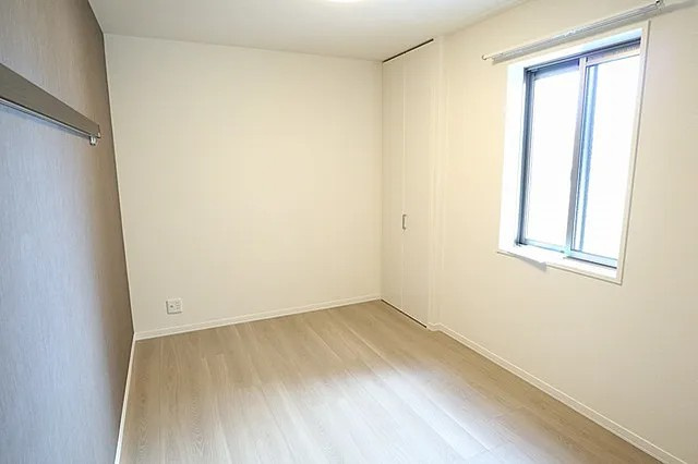 西宮市大井手町の賃貸マンションの居間・リビング