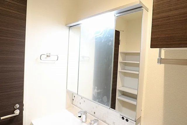 西宮市大井手町の賃貸マンションの洗面所