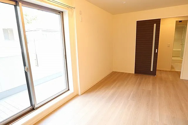 西宮市大井手町の賃貸マンションの居間・リビング