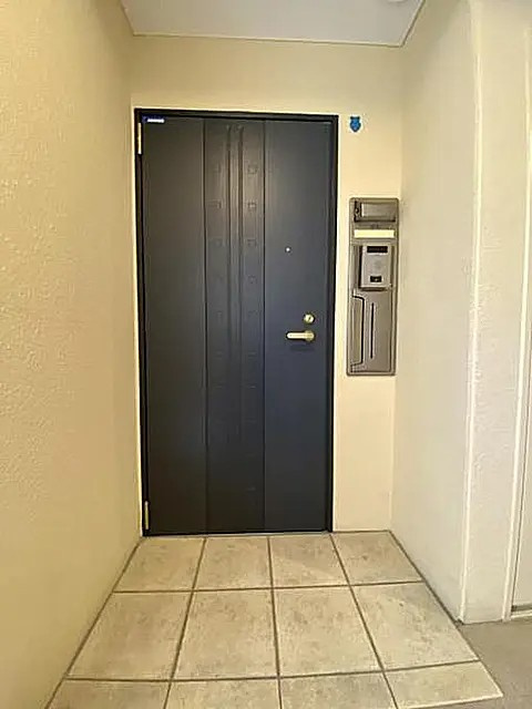 神戸市中央区旭通２丁目の賃貸マンションの玄関
