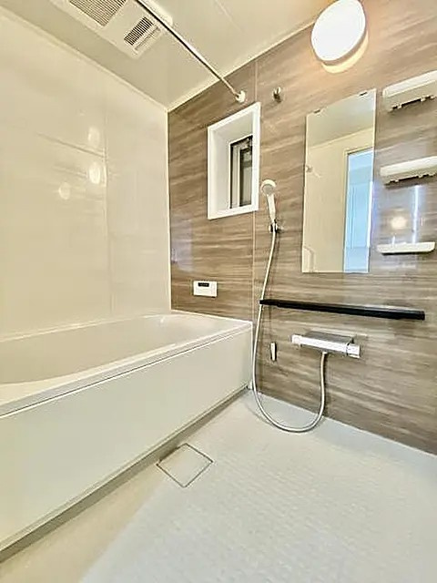神戸市中央区旭通２丁目の賃貸マンションの浴室