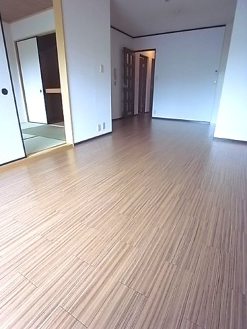 バン・ヴェール芦屋の居間・リビング