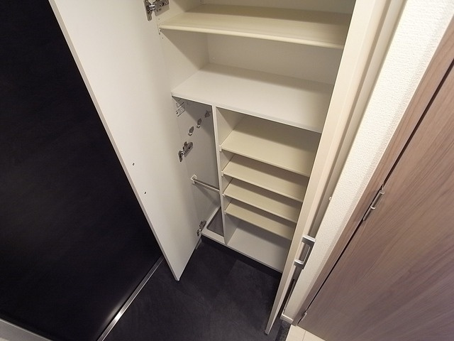 ララプレイス神戸西元町の玄関