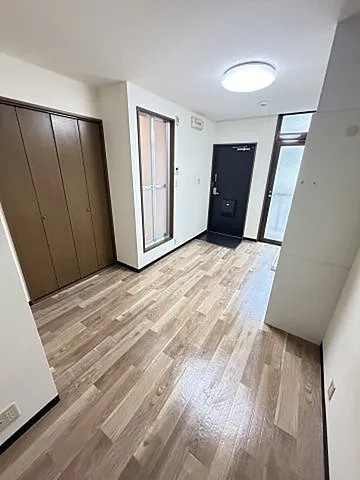神戸市中央区山本通１丁目の賃貸マンションの居間・リビング
