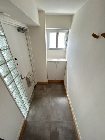 神戸市東灘区住吉東町４丁目の賃貸マンションの玄関