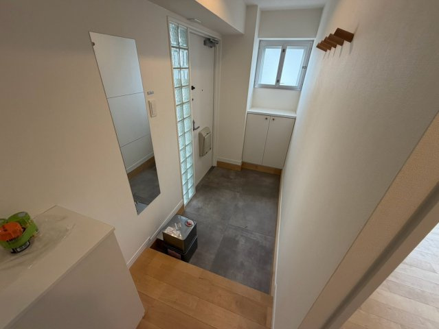 神戸市東灘区住吉東町４丁目の賃貸マンションの玄関