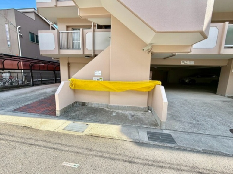神戸市東灘区深江本町１丁目の賃貸マンションの駐車場