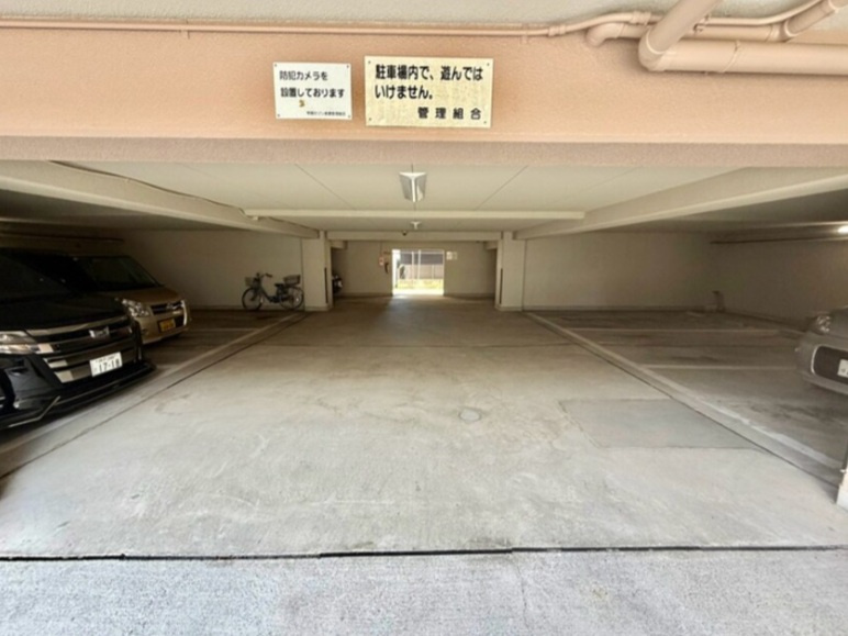 神戸市東灘区深江本町１丁目の賃貸マンションの駐車場