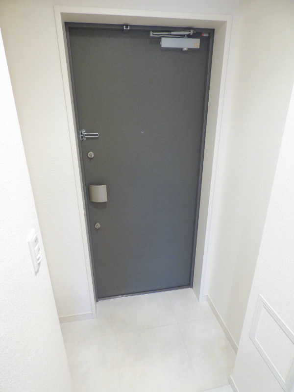 神戸市中央区生田町３丁目の賃貸マンションの玄関
