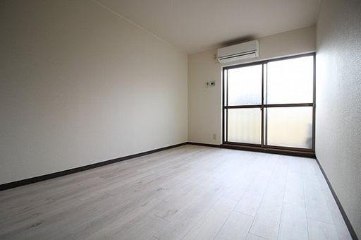 神戸市灘区船寺通６丁目の賃貸マンションの居間・リビング