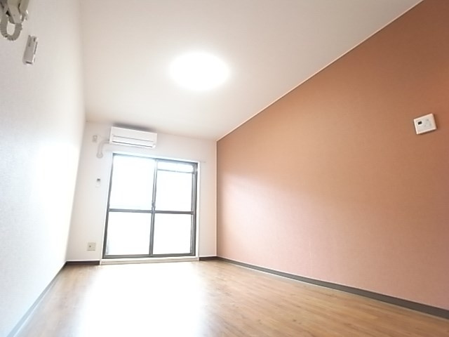 神戸市中央区北野町４丁目の賃貸マンションの居間・リビング